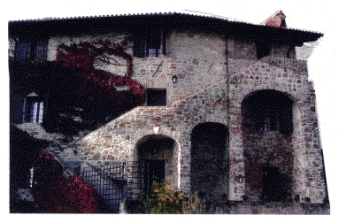 Fotografia del complesso denominato "Casa della Fonte" al golf-hotel di San Floriano del Collio - Gorizia